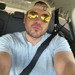 Meet your Posher, Rene